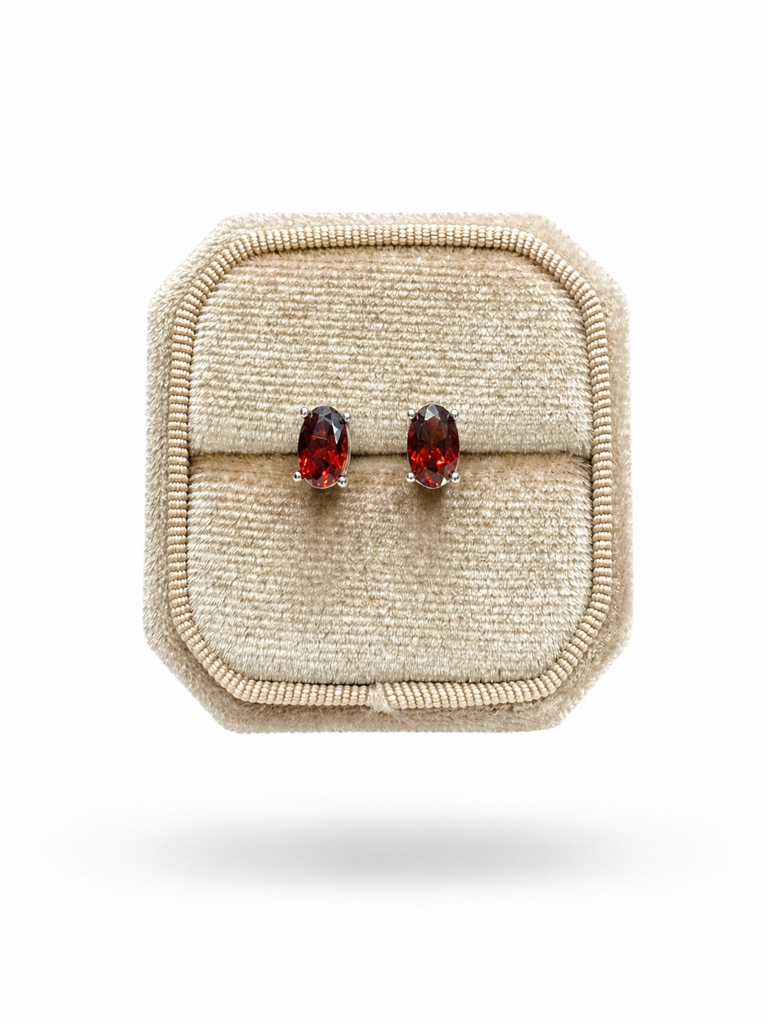 Natural Gemstone Garnet in 925 silver